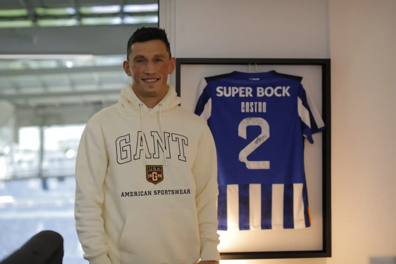 Image from FC Porto: Castro, capitão do FCPorto B e embaixador da INZONE, está hoje na sala...