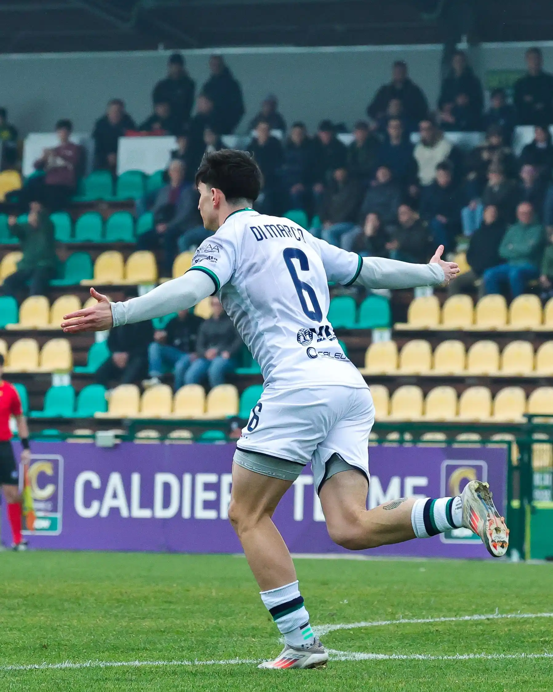 Image from Feralpisalò: DIMAAAAA GOL⚽️🤯 <a class="text-blue-500 hover:underline cursor-point...