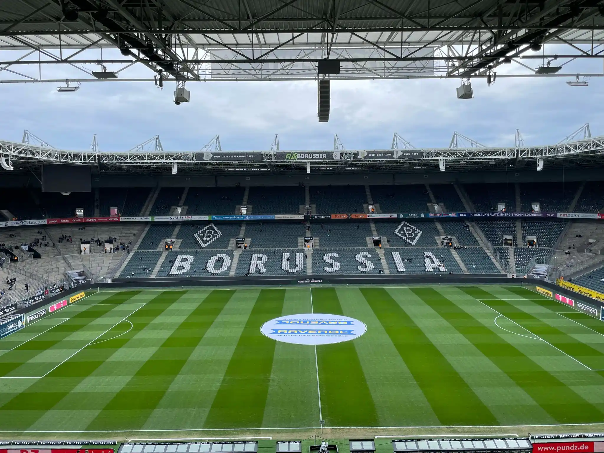 Image from Fohlenfutter - Borussia Mönchengladbach @ RP: Die Start-1️⃣1️⃣ gegen Augsburg: Omlin – Scally, Itakura, Elvedi, Ull...