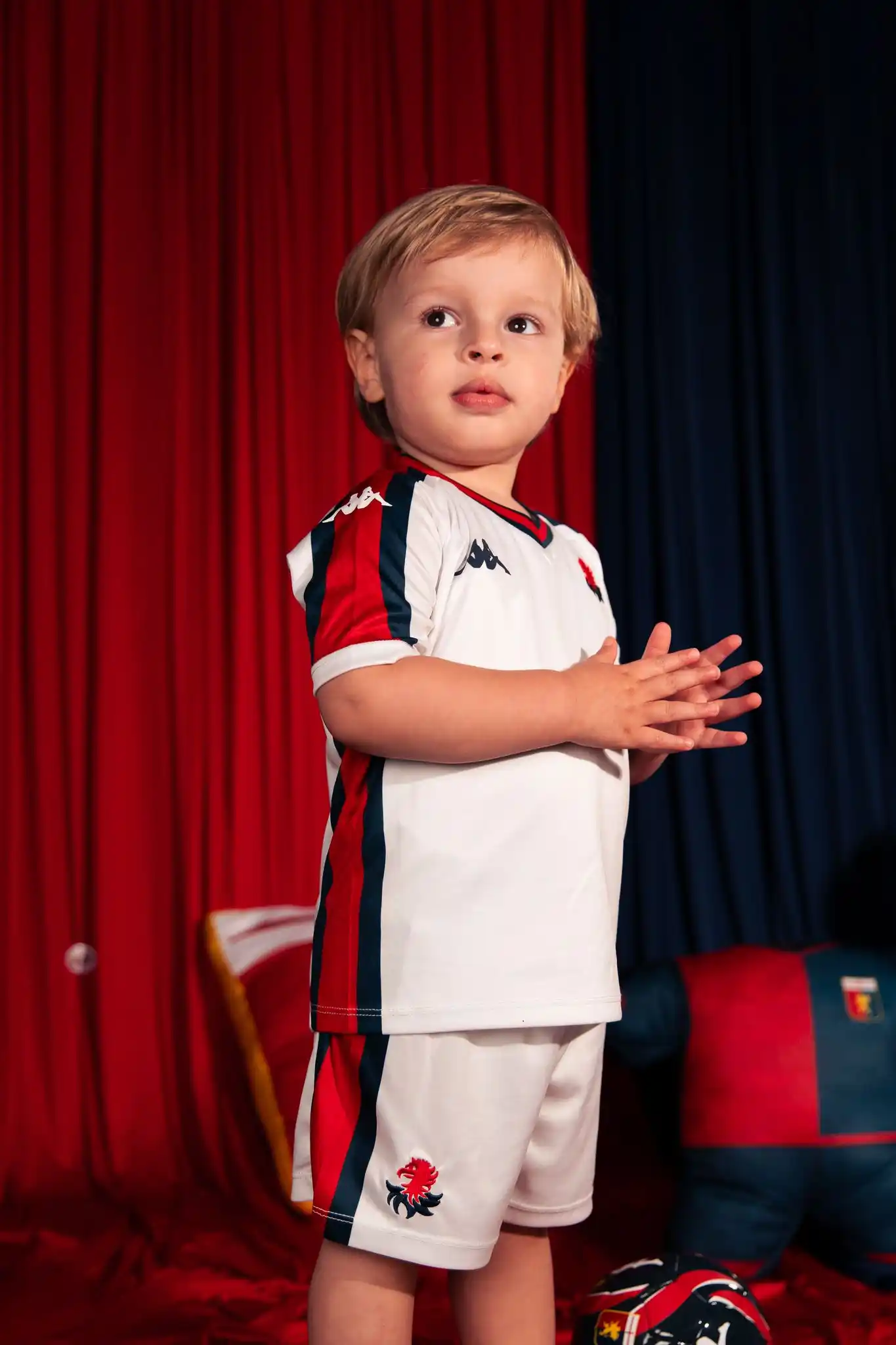 Image from Genoa CFC: Rossoblù dall’inizio, per sempre 🪢 🍯 Entra nel mondo Genoa Kids e s...