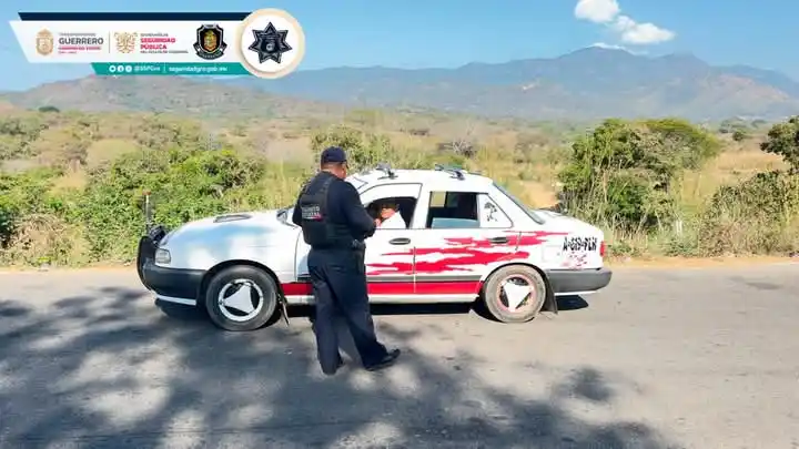 Image from Gobierno del Estado de Guerrero: Agentes de Tránsito Estatal de la Secretaría de Seguridad Pública real...