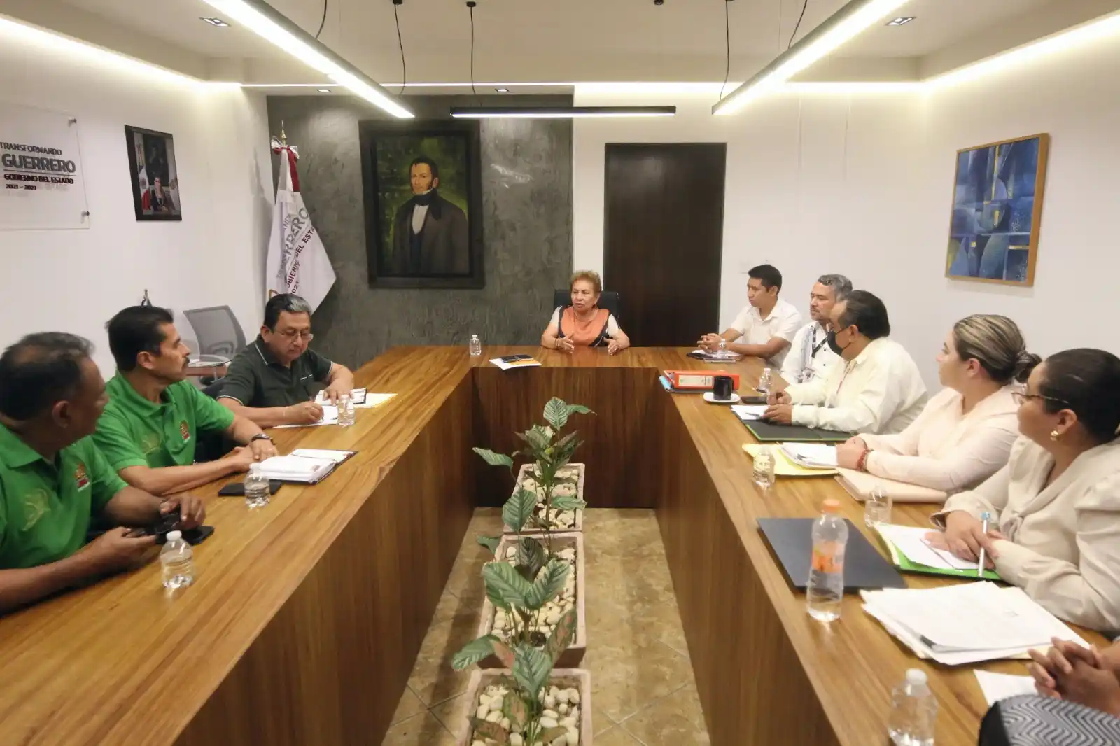 Image from Gobierno del Estado de Guerrero: Apertura el gobierno estatal el diálogo para resolver conflicto labora...