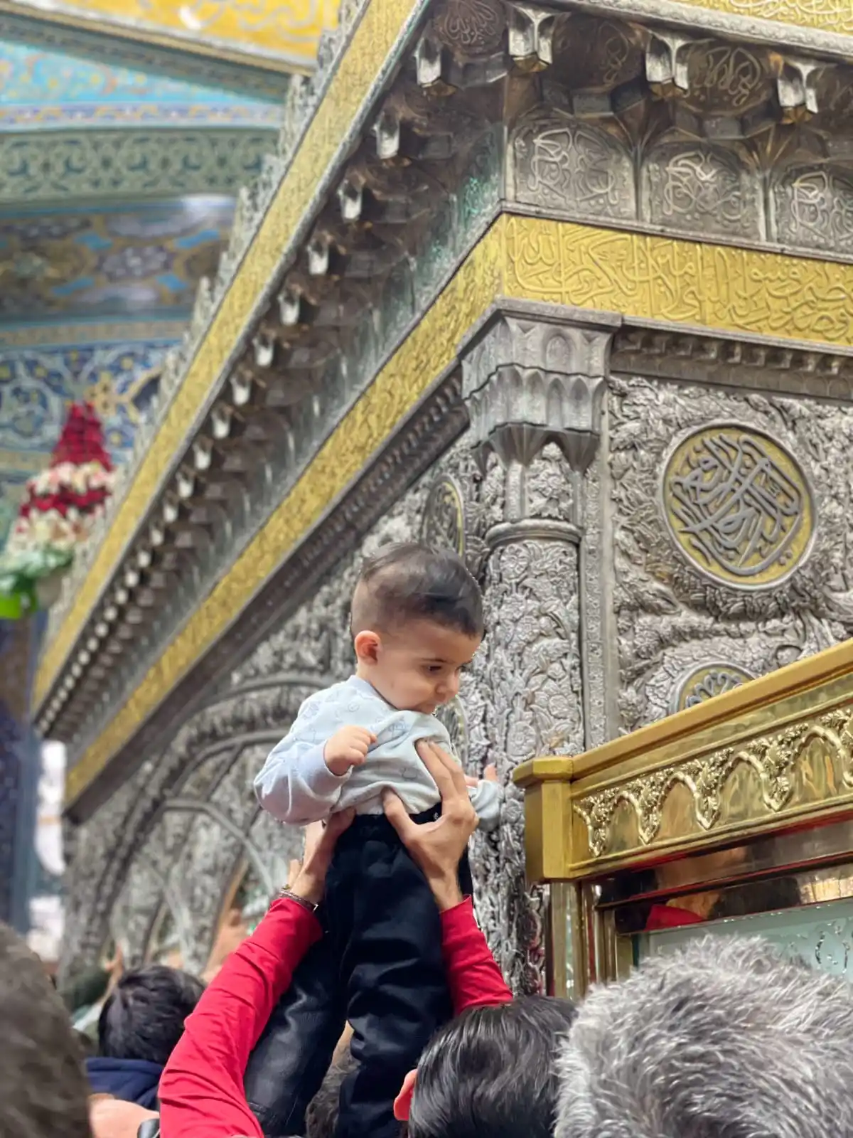 Image from حقيبة المؤمن: ولعتُ به طفلا وهمت بحبّه من المهد مولاي الحسين وسيدي ❤️ <a class="tex...