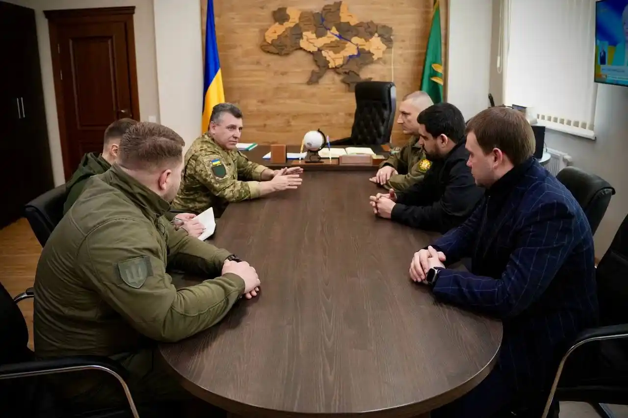 Image from Київська міська військова адміністрація : *Начальник КМВА Тимур Ткаченко провів робочу зустріч з керівництвом Де...