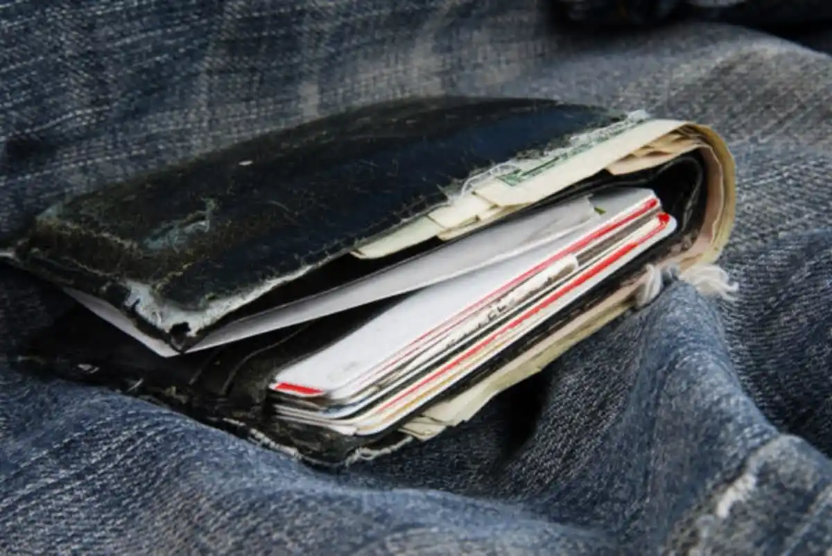 Image from OHBULAN!: Bila sampai masa aku nanti, wallet ni jadi hak milik mutlak bini aku. ...