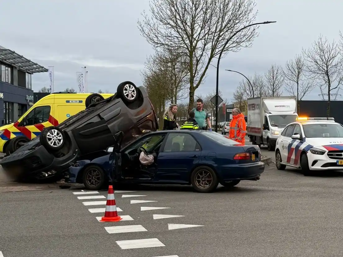 Image from Omroep Gelderland: Twee gewonden bij zwaar verkeersongeluk, lees hier meer: https://ogld....