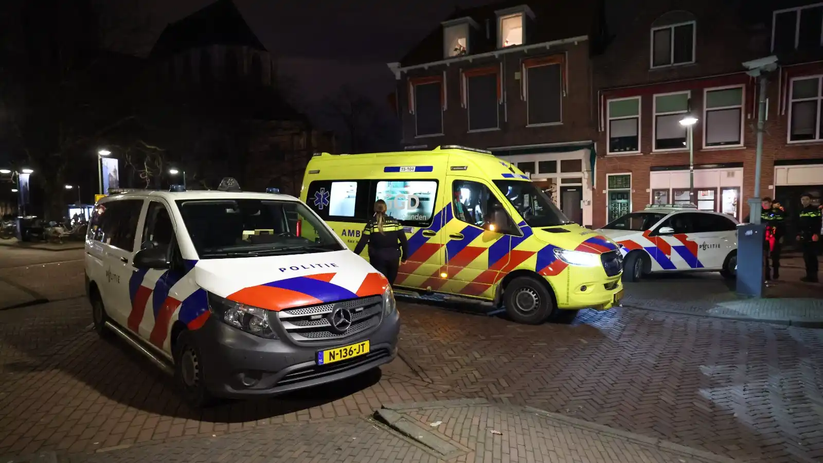 Image from Omroep West: De politie heeft een minderjarige verdachte aangehouden na een steekpa...