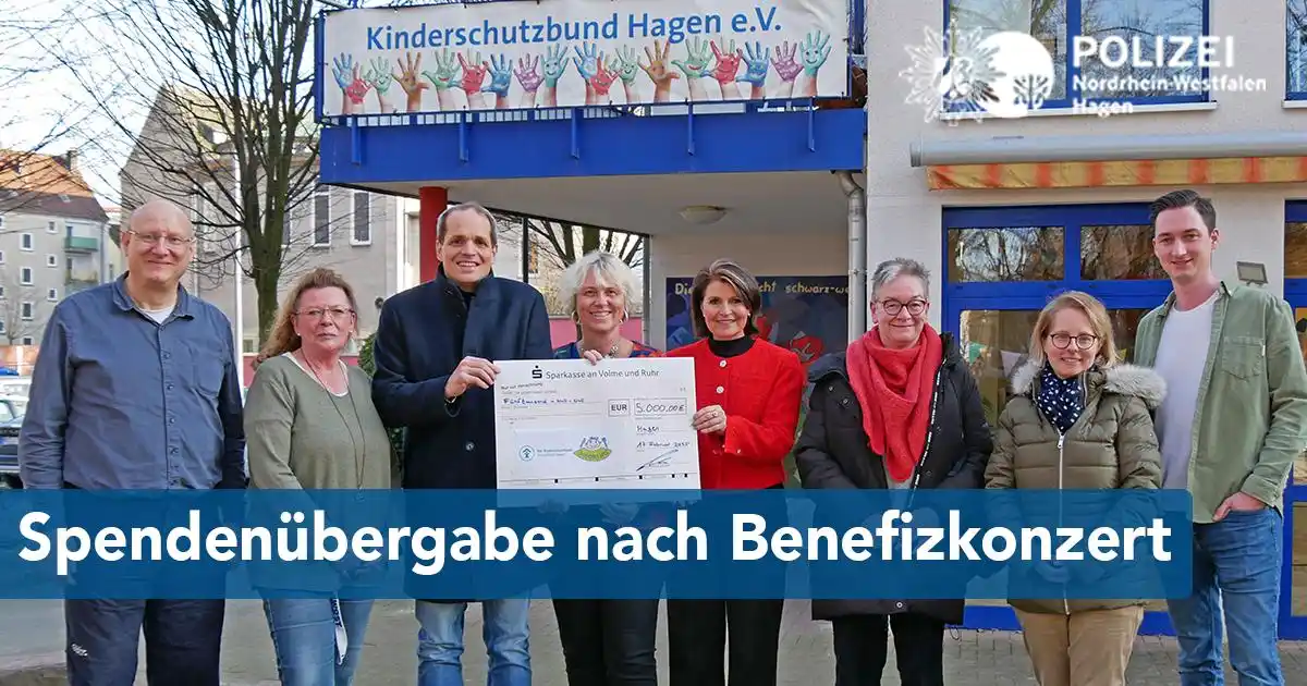 Image from Polizei NRW Hagen: *Spendenübergabe* nach Benefizkonzert zugunsten des Suppenkaspers - FU...
