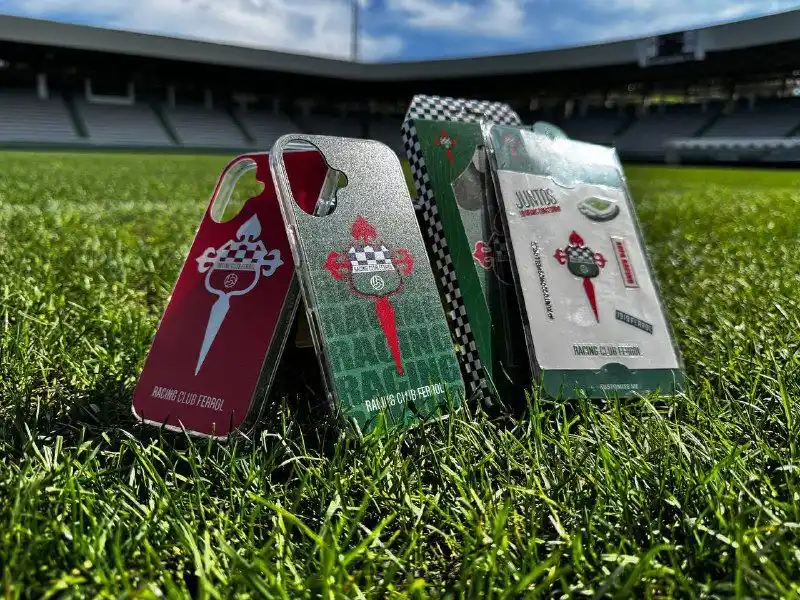 Image from Racing Club Ferrol: 🆕 Leva o Racing sempre contigo coas novas carcasas e stickers! Xa dis...