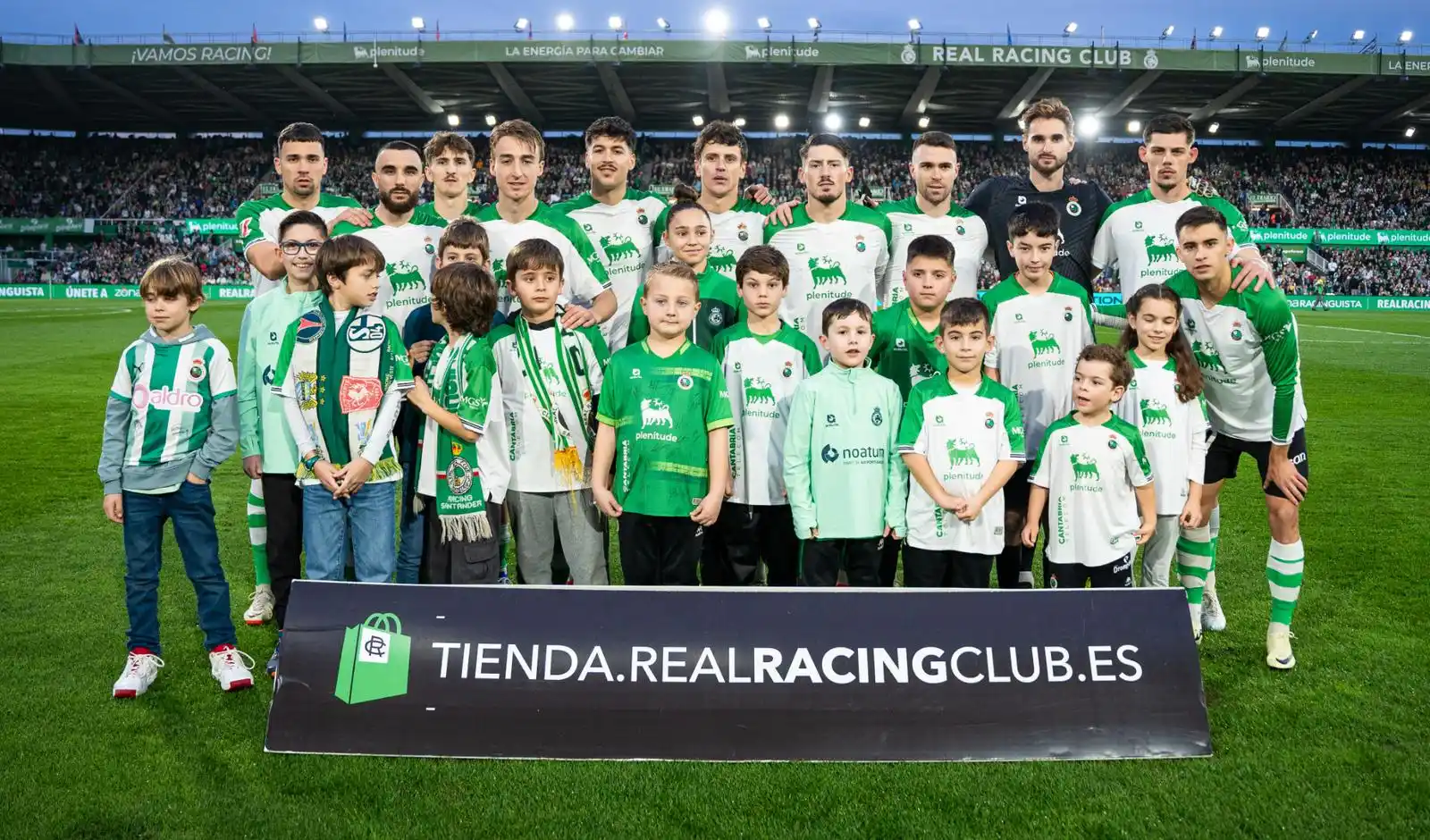 Image from Real Racing Club: 🟢 El Racing organiza un entrenamiento abierto al público el día antes...