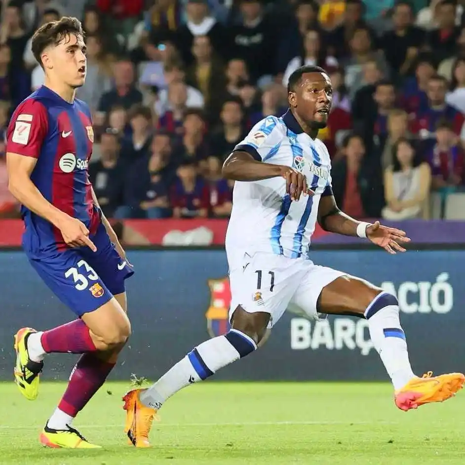 Image from Real Sociedad: 📢 Izena eman duten guztiek Bartzelonarako sarrera izango dute (martxo...