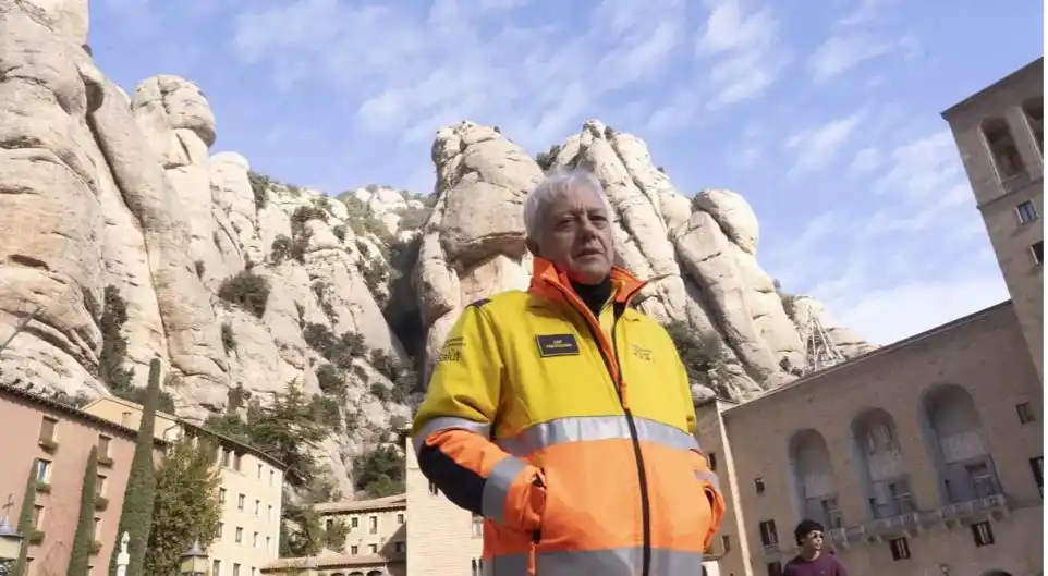 Image from Regió7: 🗣️ *Aquest psicòleg del SEM explica com es comunica la mort d'una per...