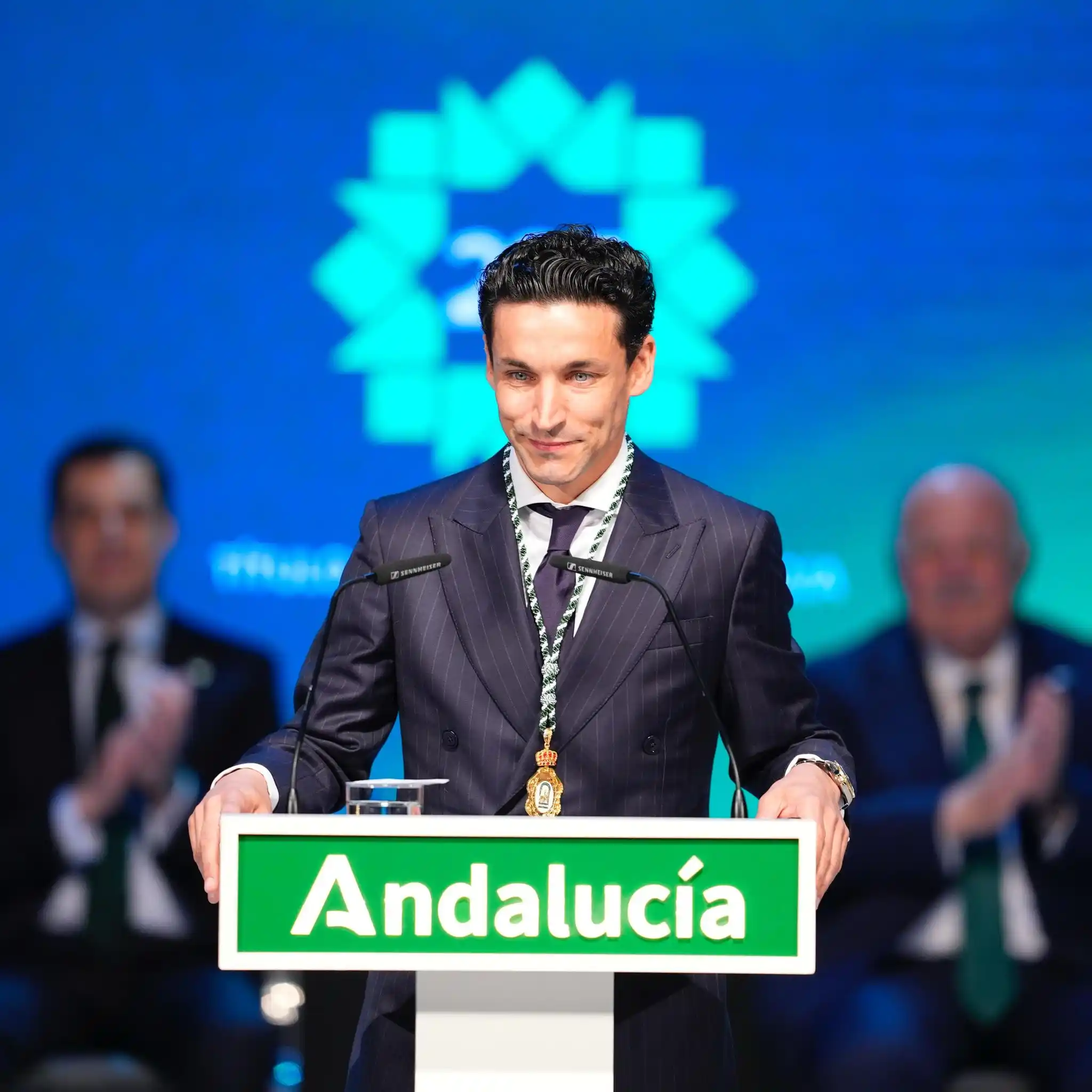 Image from Sevilla FC: 🏅 Jesús Navas recibió este viernes la distinción de hijo predilecto p...