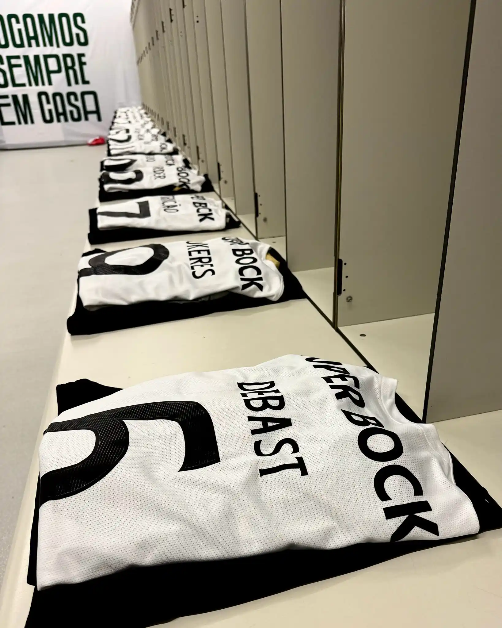 Image from Sporting CP: Camisola stromp em dia de prova rainha 🏆 <a class="text-blue-500 hove...