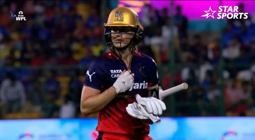 Image from Star Sports India: *Big Wicket for Gujarat Giants!*🔥 Ashleigh Gardner strikes as Ellyse...