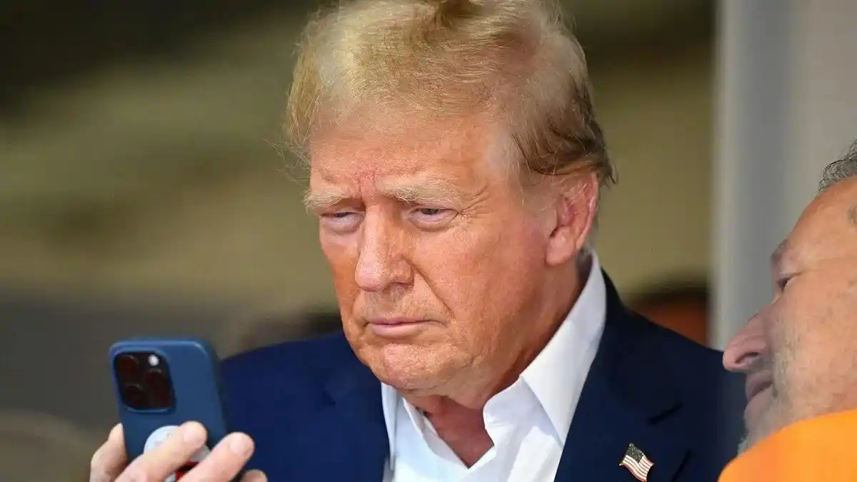 Image from Urban Tecno: 🤬Donald Trump tiene una exigencia para Apple. La compañía debe "desha...