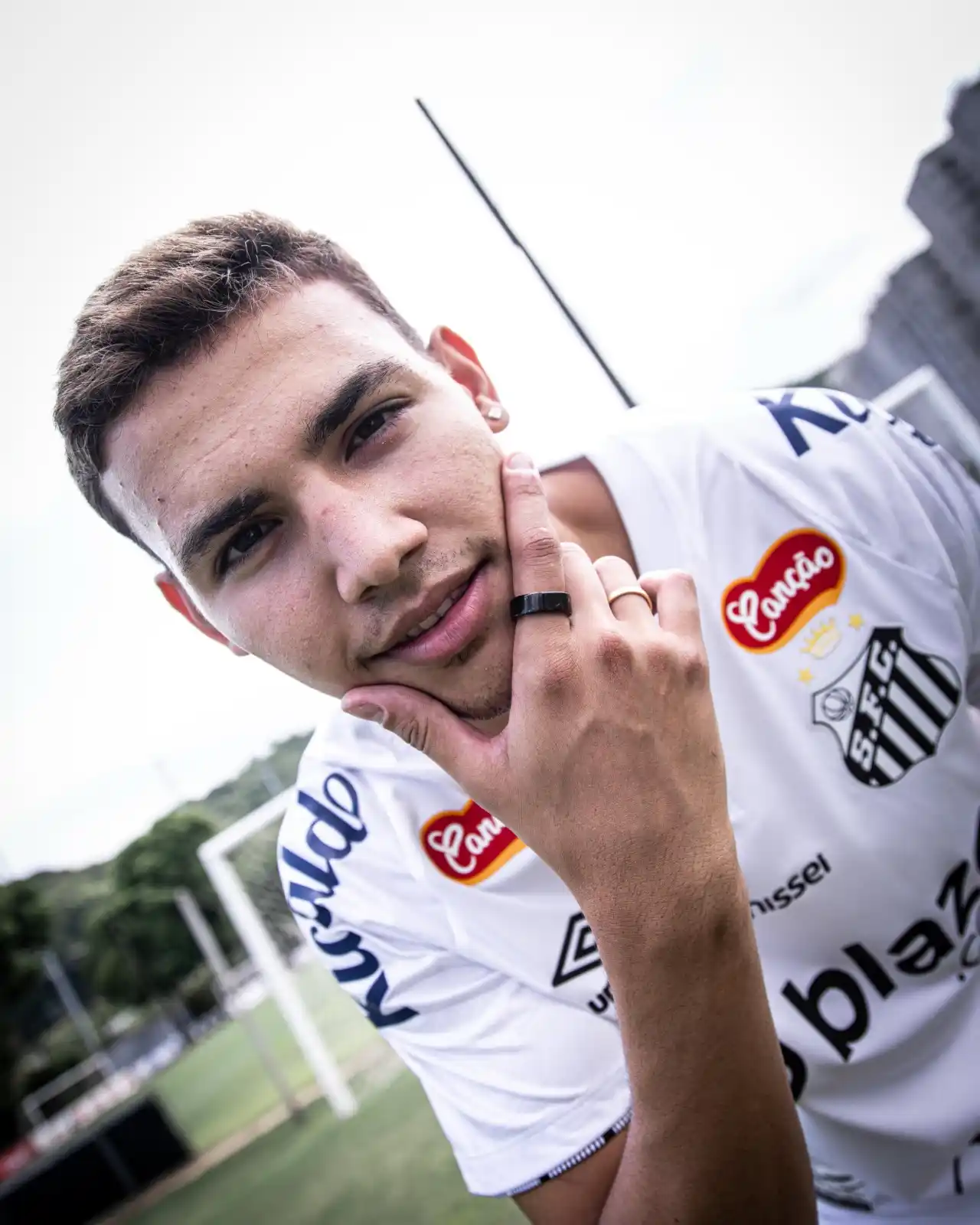 Image from 90min | Santos: DEIVID WASHINGTON CHEGOU 🔄🤍🖤 | O Presida voltou cheio de moral após...