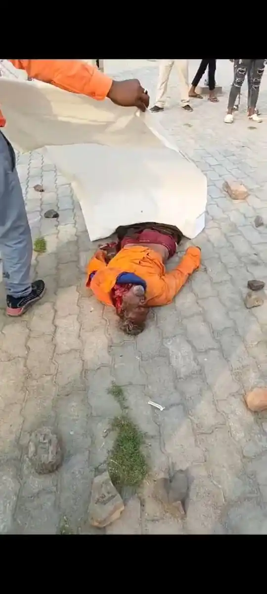 Image from AIRTU ALL ZONE OFFICIAL / ALL INDIA RAILWAY Trackmaintainer UNION Official Channel: accident today one Engg staff got dashed with a train No 02563 at km...