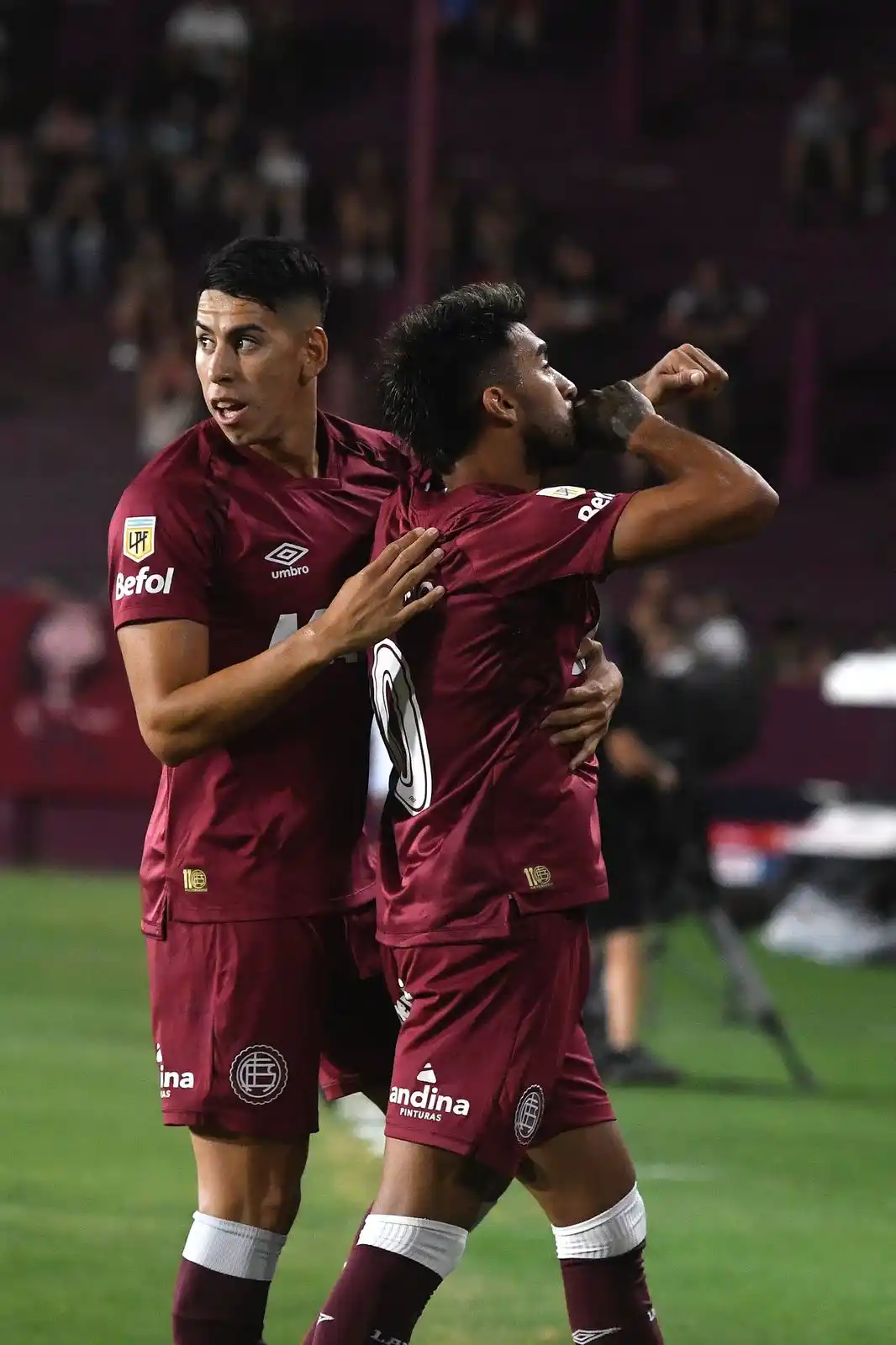 Image from Club Atlético Lanús: VAMOS HOY GRANATE 👊  📌 <a class="text-blue-500 hover:underline curso...