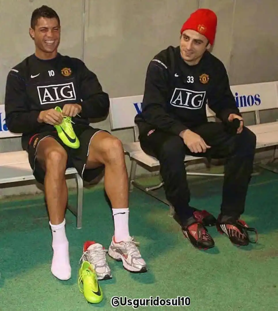 Image from Entre Aspas Futebol: "No meu tempo no Manchester United, tinha Cristiano Ronaldo, Rooney, T...