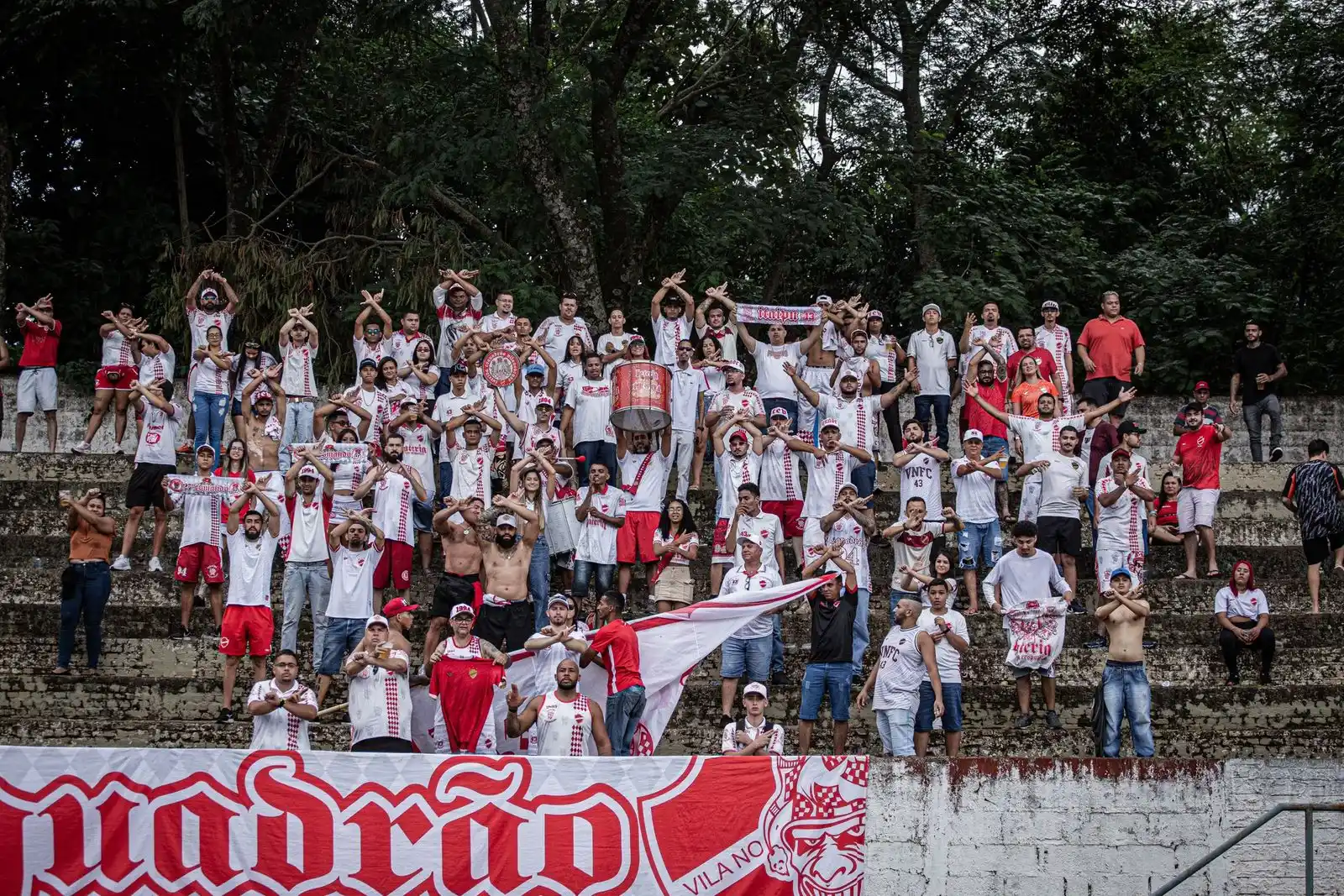 Image from FUTEBOL BR | VILA NOVA: A torcida do Tigrão <a class="text-blue-500 hover:underline cursor-poi...