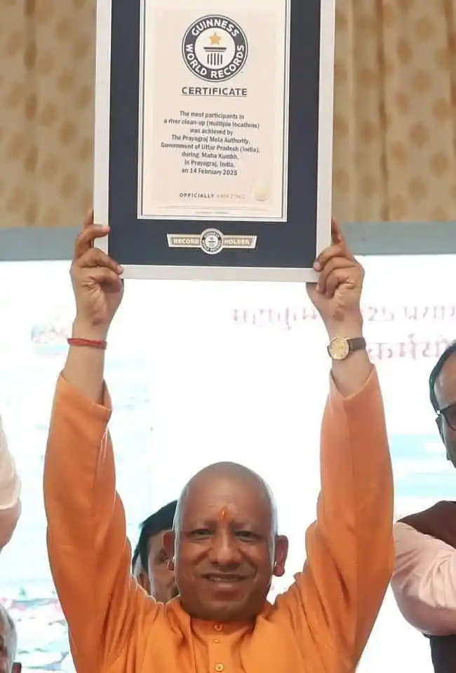 Image from 🌾𝐉𝐒𝐏-𝐒𝐎𝐂𝐈𝐀𝐋 𝐌𝐄𝐃𝐈𝐀 𝐂𝐎𝐍𝐓𝐄𝐍𝐓✡️🇮🇳🥛✊: *65కోట్ల హిందూ బంధువులు కుంభమేళాలో పుణ్యస్నానాలు ఆచరించారు,, ఇదిగో గి...