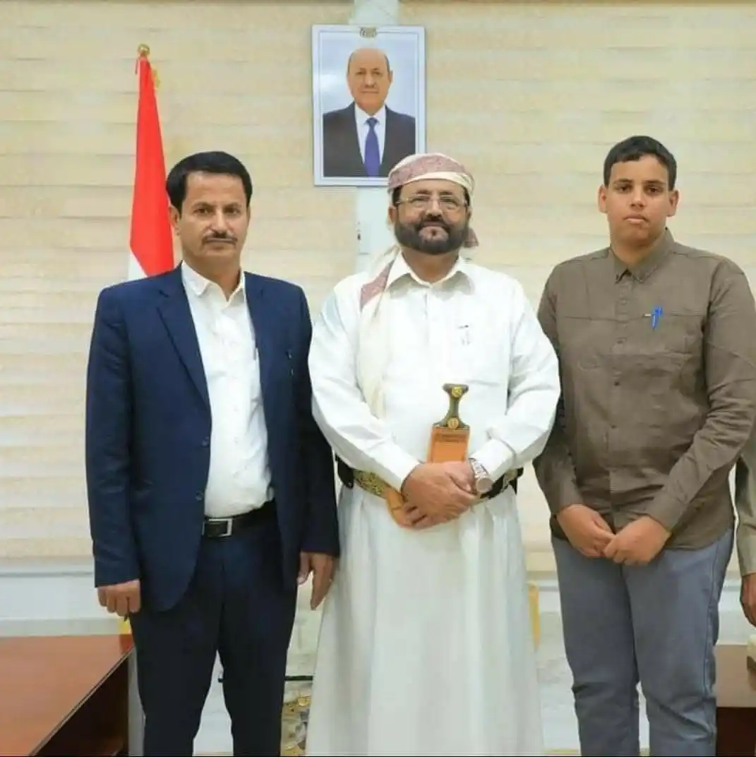 Image from مأرب بيتنا - MARIB HOME: اللواء سلطان العرادة الدكتور علي العباب *وقف عبدالكريم بجانبكم واسن...