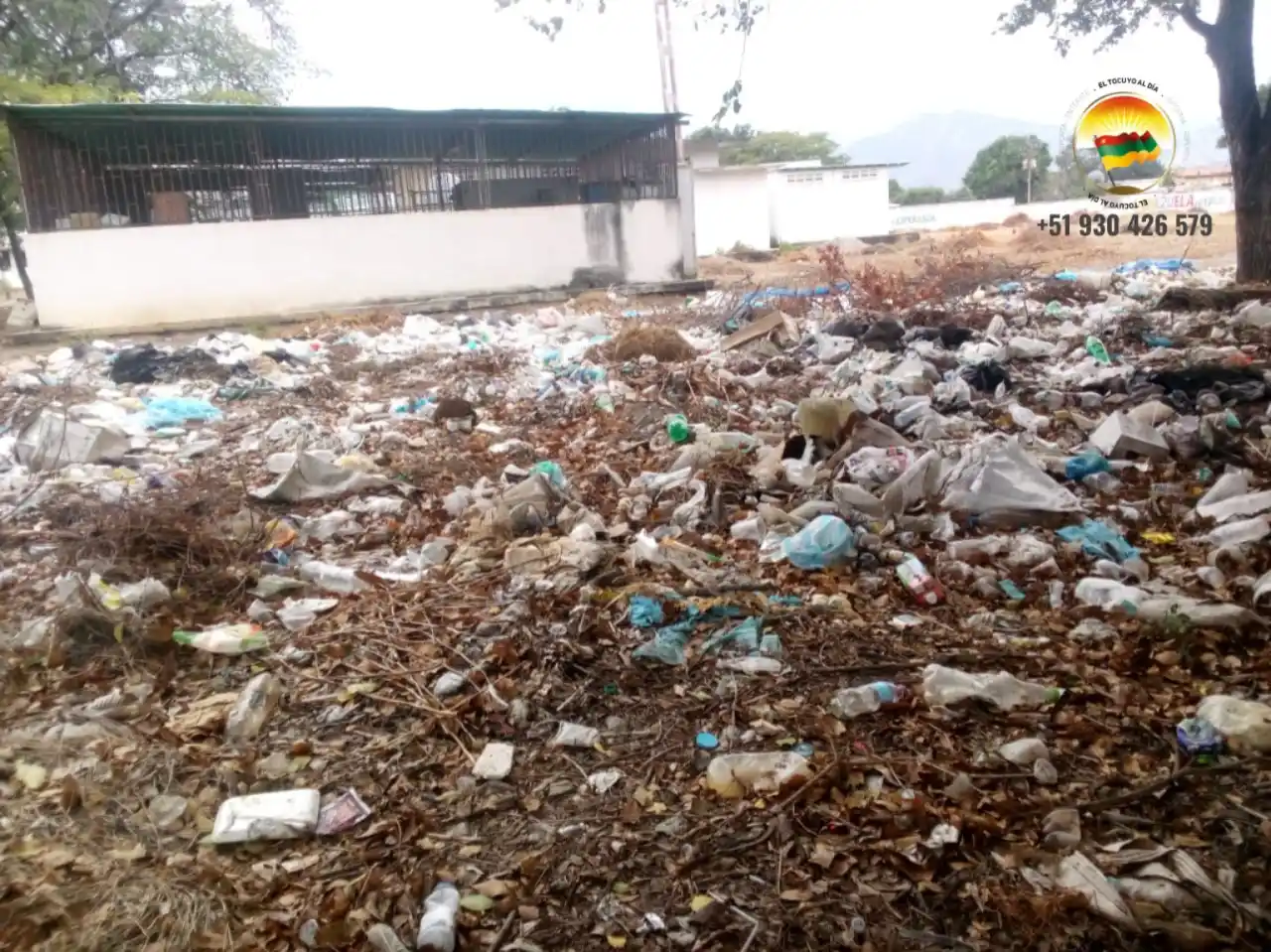 Image from Noticias ElTocuyoAlDia: *⚠️ ¡Situación alarmante en El Tocuyo! 🏥* La basura acumulada detrás ...