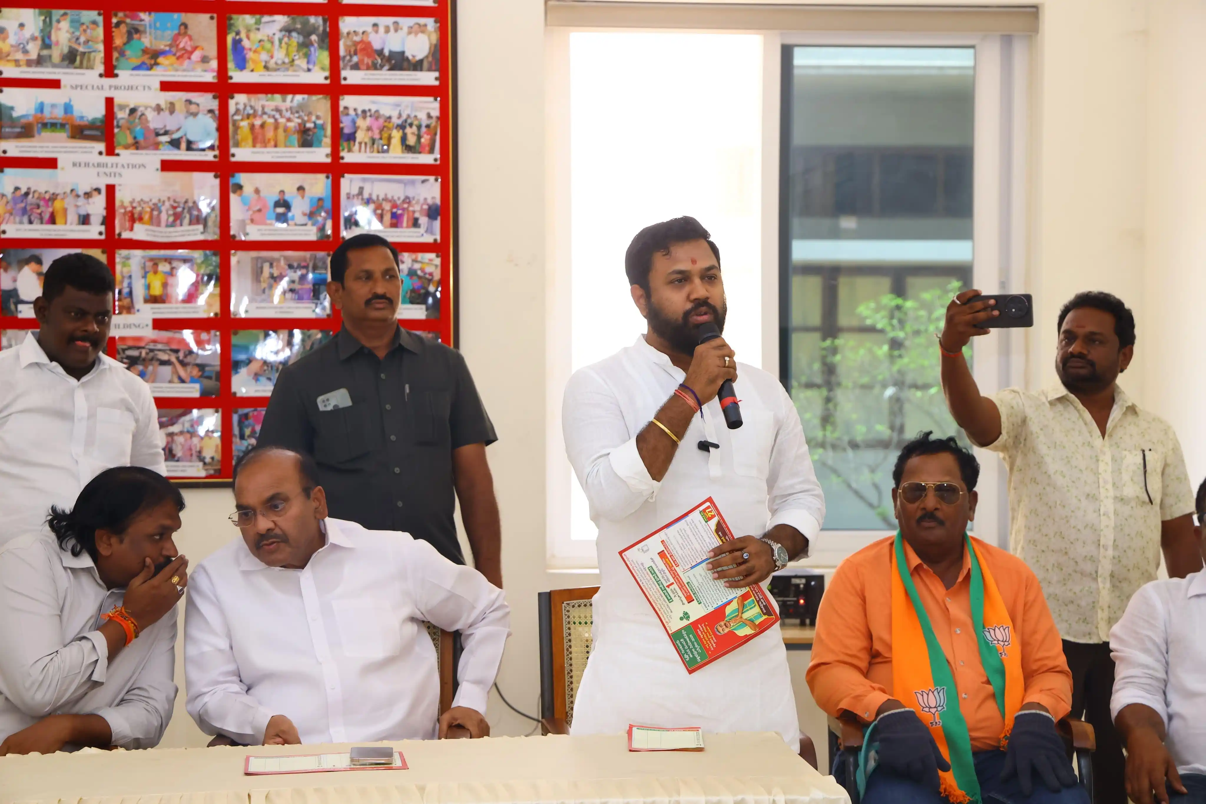 Image from Polamreddy Dinesh Reddy | TDP: చిలకలూరిపేటలోని BRIG మున్సిపల్ ప్రభుత్వ పాఠశాల, AMG జూనియర్ కాలేజీ, రో...