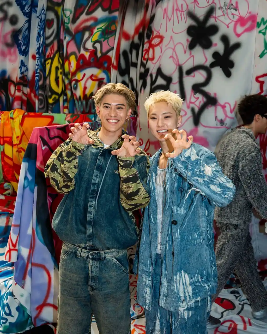 Image from SEVENTEEN UPDATE (MOVE TO NEW CHANNEL): [INSTAGRAM] yamatoinoue__0612 (Model) IG update with HOSHI <a class="t...
