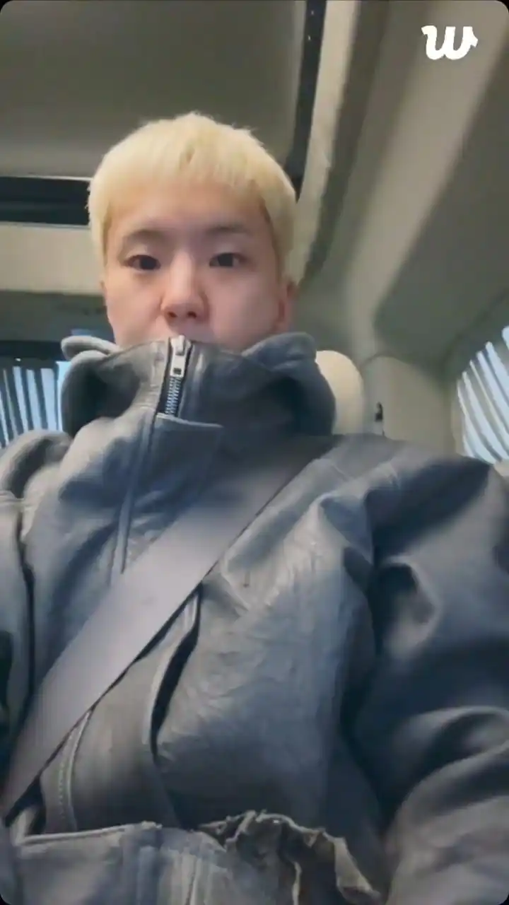 Image from SEVENTEEN UPDATE (MOVE TO NEW CHANNEL): [LIVE] HOSHI <a class="text-blue-500 hover:underline cursor-pointer" h...