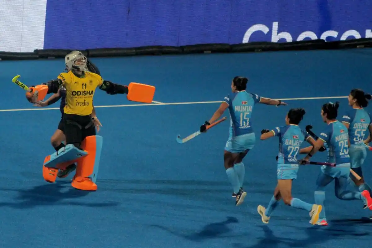 Image from Sportstar: ๐๐๐ฏ๐ข๐ญ๐ '๐๐ก๐ ๐๐๐ฅ๐ฅ' ๐๐ฎ๐ง๐ข๐ In her 301st match, goalkee...
