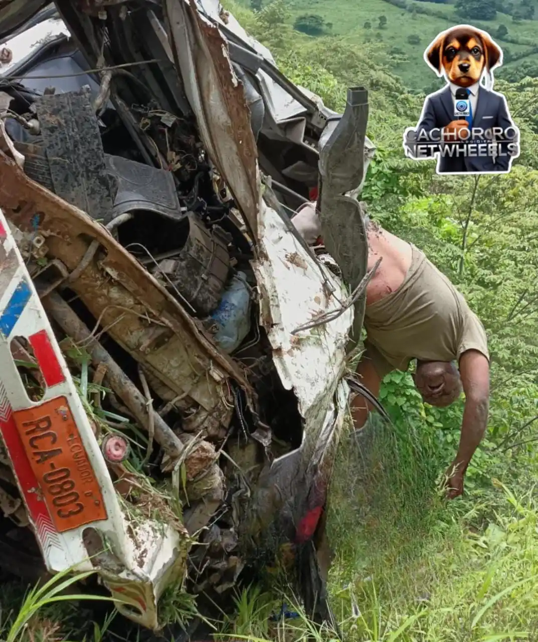 Image from El Cachorro TV: 🚨 *GRAVE ACCIDENTE EN LA VÍA A PEDERNALES* Un Accidente de tránsito s...