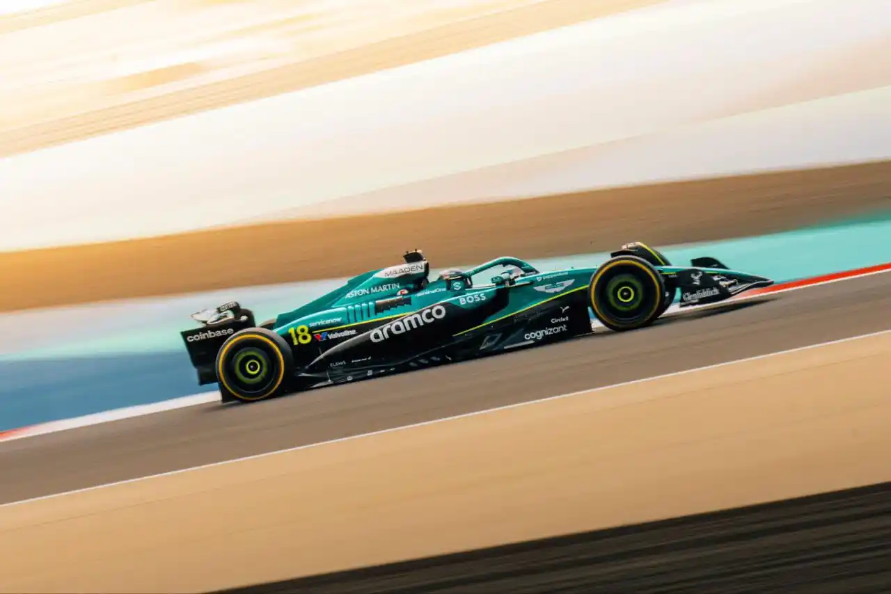 Image from Formula 1 Feed F1: 📸 *Primeras fotos del Aston Martin AMR25 rodando por el circuito de B...