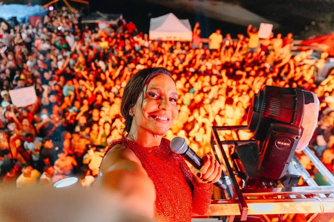 Image from Governo do Maranhão: ❤️ Hoje é dia de TBT com essa multidão no show da nossa mainha Veveta....