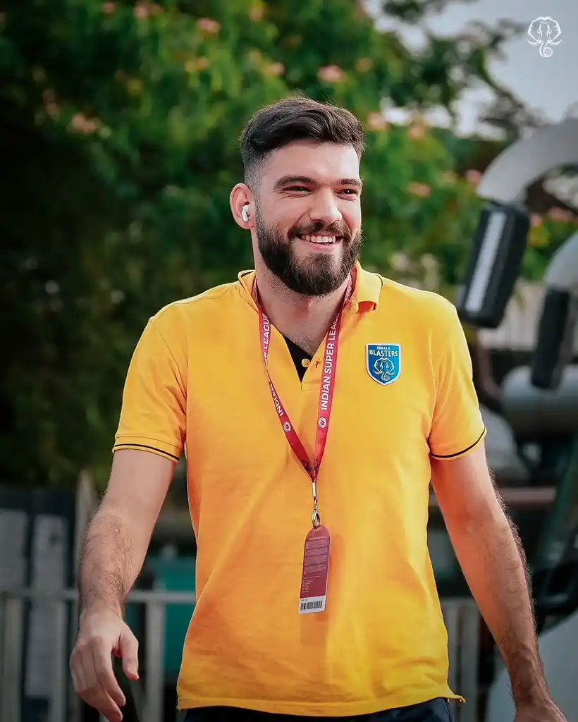 Image from KERALA BLASTERS FC OFFICIAL: π at Kaloor π€© βͺοΈπππ₯πππ ππππ¦π§ππ₯π¦ ππ π’πππππππ...