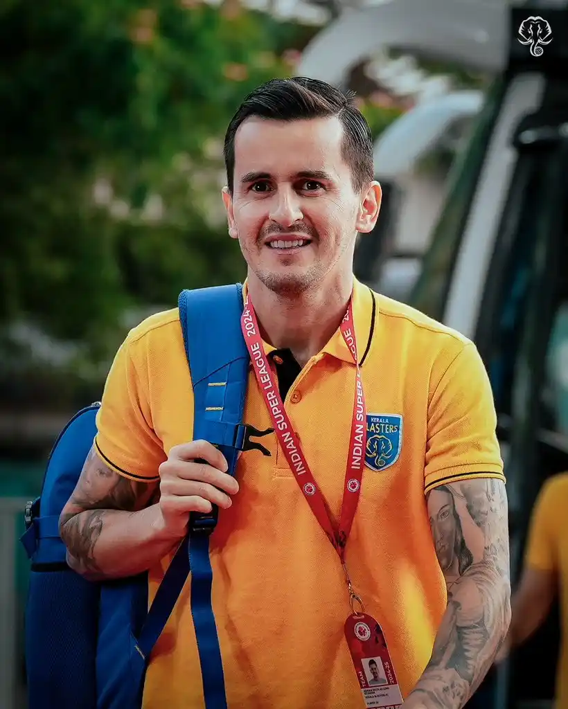 Image from KERALA BLASTERS FC OFFICIAL: π at Kaloor π€© βͺοΈπππ₯πππ ππππ¦π§ππ₯π¦ ππ π’πππππππ...
