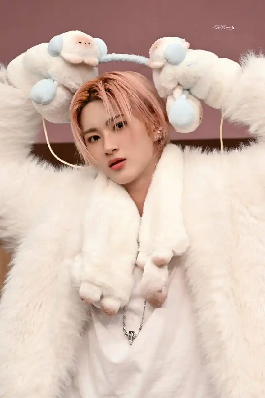 Image from ♡ 𝑳𝑰 𝑨𝑶𝑿𝑰𝑨𝑵 ♡: 250223✨ 오늘 너무 귀여워😚 <a class="text-blue-500 hover:underline cursor-poi...
