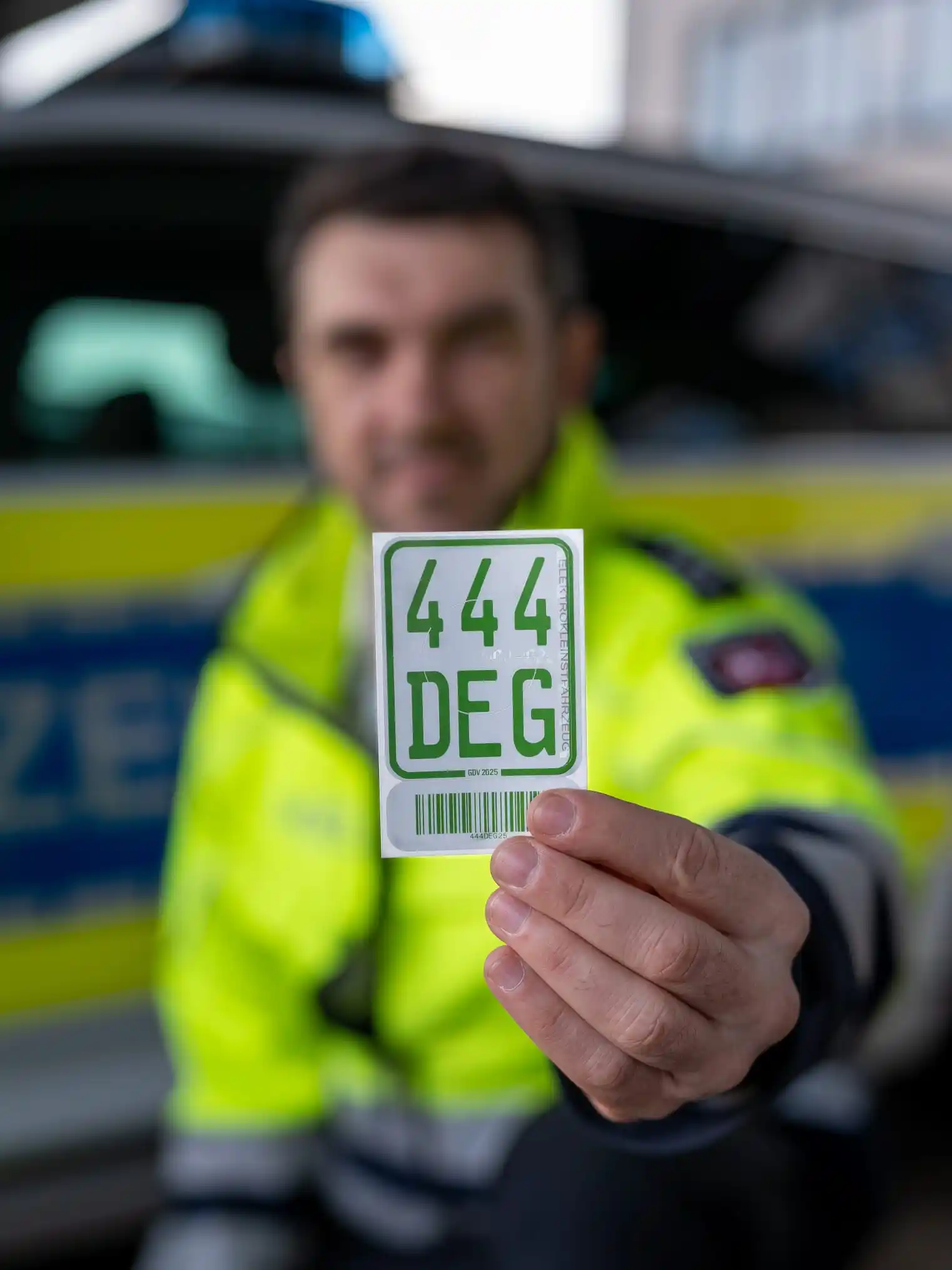 Image from Polizei Lüchow-Dannenberg: *Aus blau wird grün 🔵➡️🟢* ℹ️Ab dem *1. März 2025* beginnt das *neu...