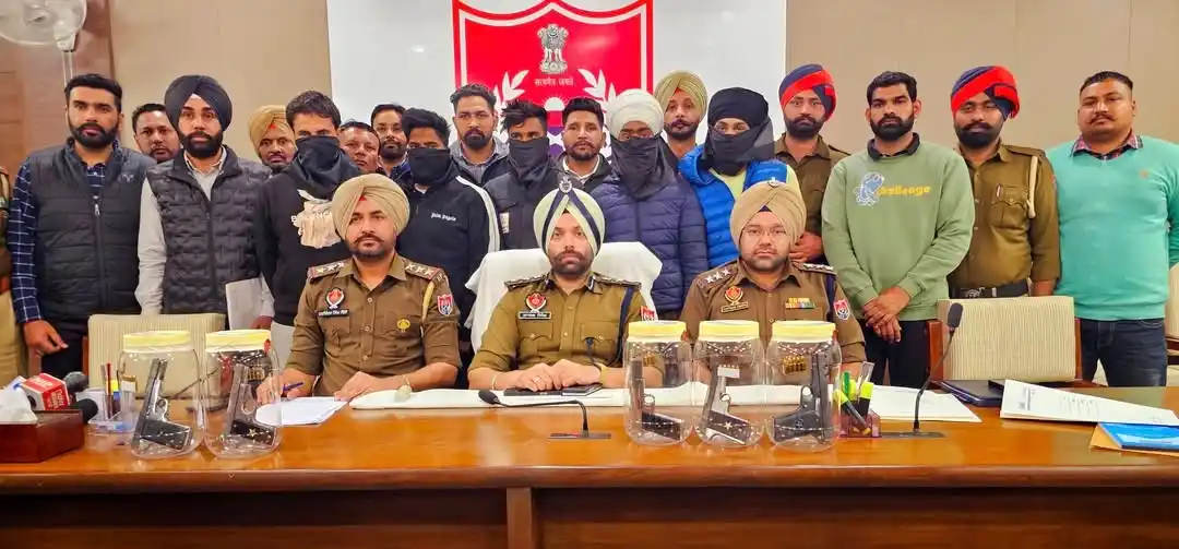 Image from Punjab Police India: ਇੱਕ ਵੱਡੀ ਸਫਲਤਾ ਵਿੱਚ, ਸਪੈਸ਼ਲ ਸੈੱਲ ਪਟਿਆਲਾ ਦੀ ਟੀਮ ਨੇ ਪੰਜ ਪੇਸ਼ੇਵਰ ਅਪਰਾਧੀਆਂ...