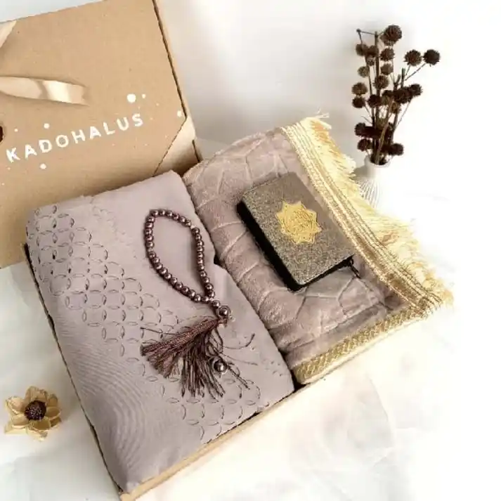 Image from Shopee Time⏰: Cek KADO SESERAHAN MUKENA/ SEPERANGAKAT ALAT SHOLAT/ KADO PERNIKAHAN/ ...