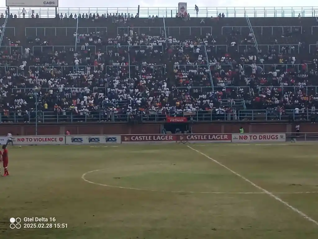 Image from Nhau Dzinopisa @zimstreetsmedia: Half time at Rufaro stadium.Nil all.Teams balanced but Triangle United...