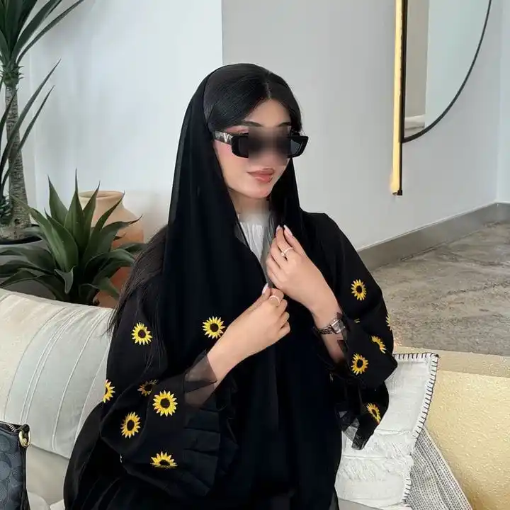 ازياء الاميرات 👑🛍️ملابس فساتين تراكات ازياء مكياج منتجات بشرة اكسسوارات صور بنات ستوريات حب post