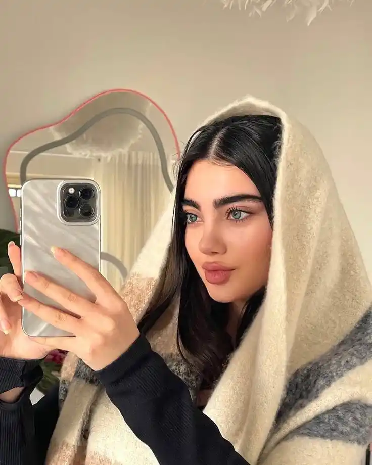 ازياء الاميرات 👑🛍️ملابس فساتين تراكات ازياء مكياج منتجات بشرة اكسسوارات صور بنات ستوريات حب post