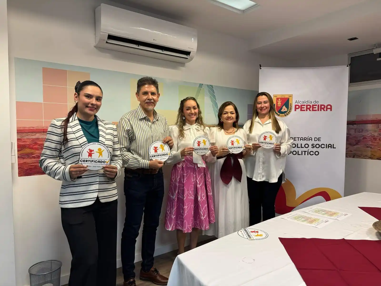 Image from Alcaldía de Pereira : LA LUCERNA SE UNE A LA RED EMPRESARIAL CONTRA EL ABUSO SEXUAL INFANTIL...
