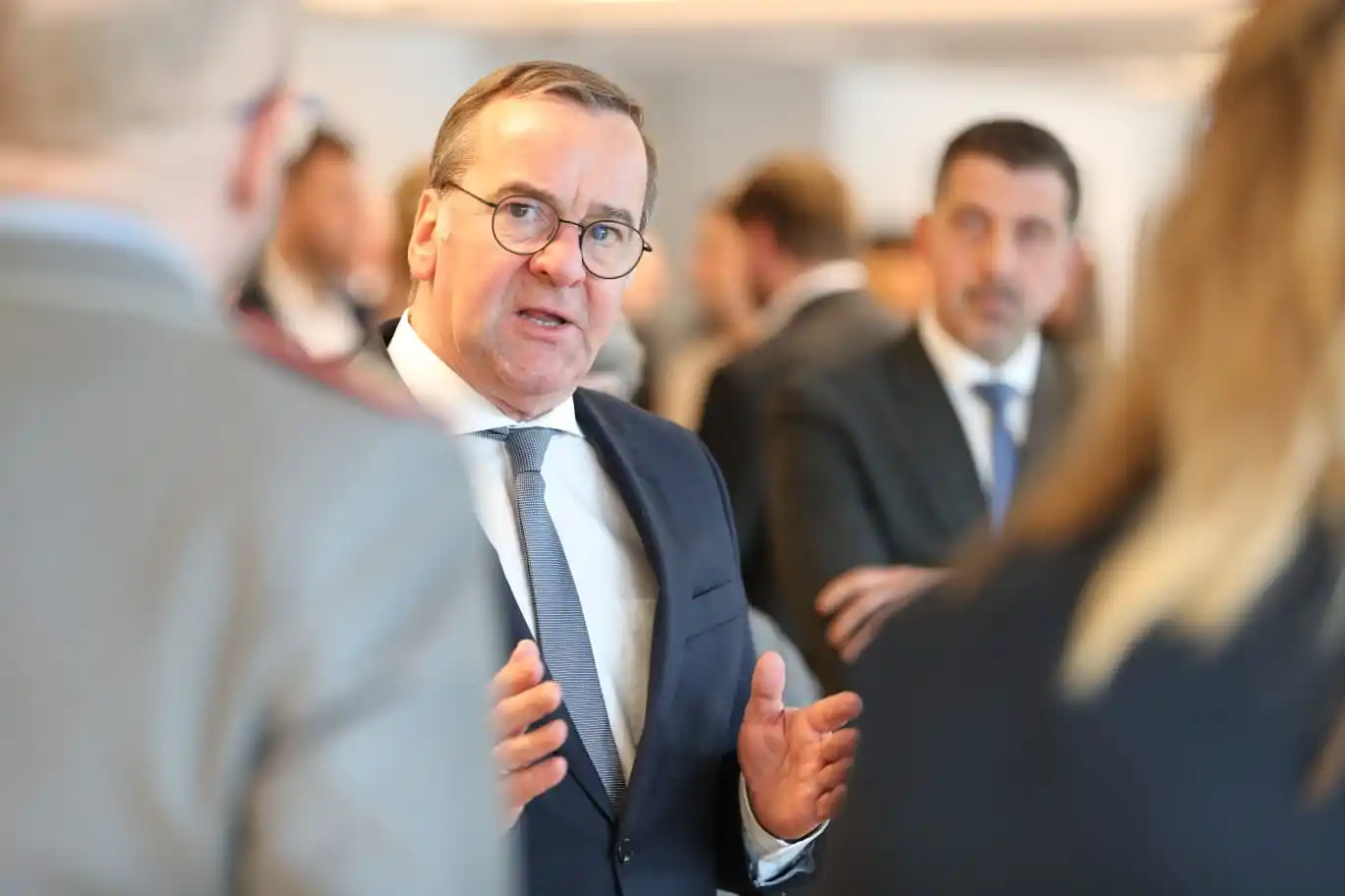 Image from Ausrüstung Bundeswehr: *Pistorius kommt persönlich vorbei um DANKE zu sagen* 🤝Heute hat Ver...