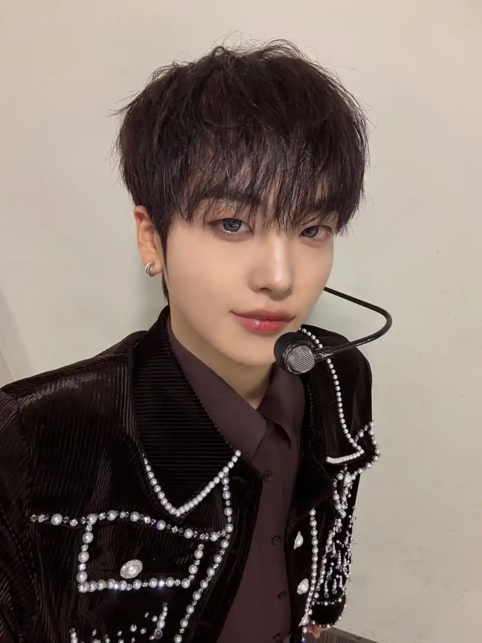 Image from CRAVITY FALLS | 𐙚 CRAVITY INFO: *🎙️ | ENTREVISTA |* `# HYEONGJUN 🐩` •﹙ 25/02/19﹚ > La revista S CAW...
