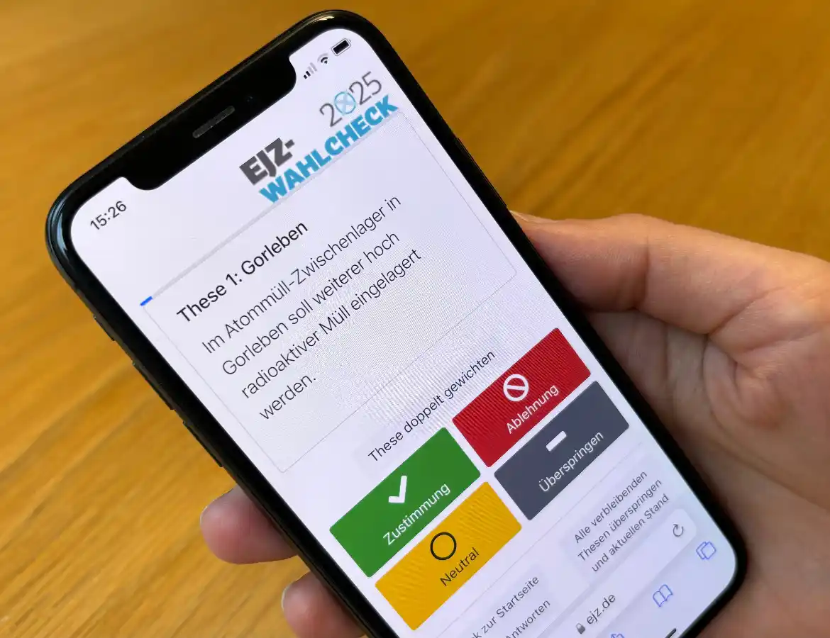 Image from EJZ: *Die Nachrichten von Mittwoch:*  ✔️ Hilfe bei der Wahlentscheidung: EJ...