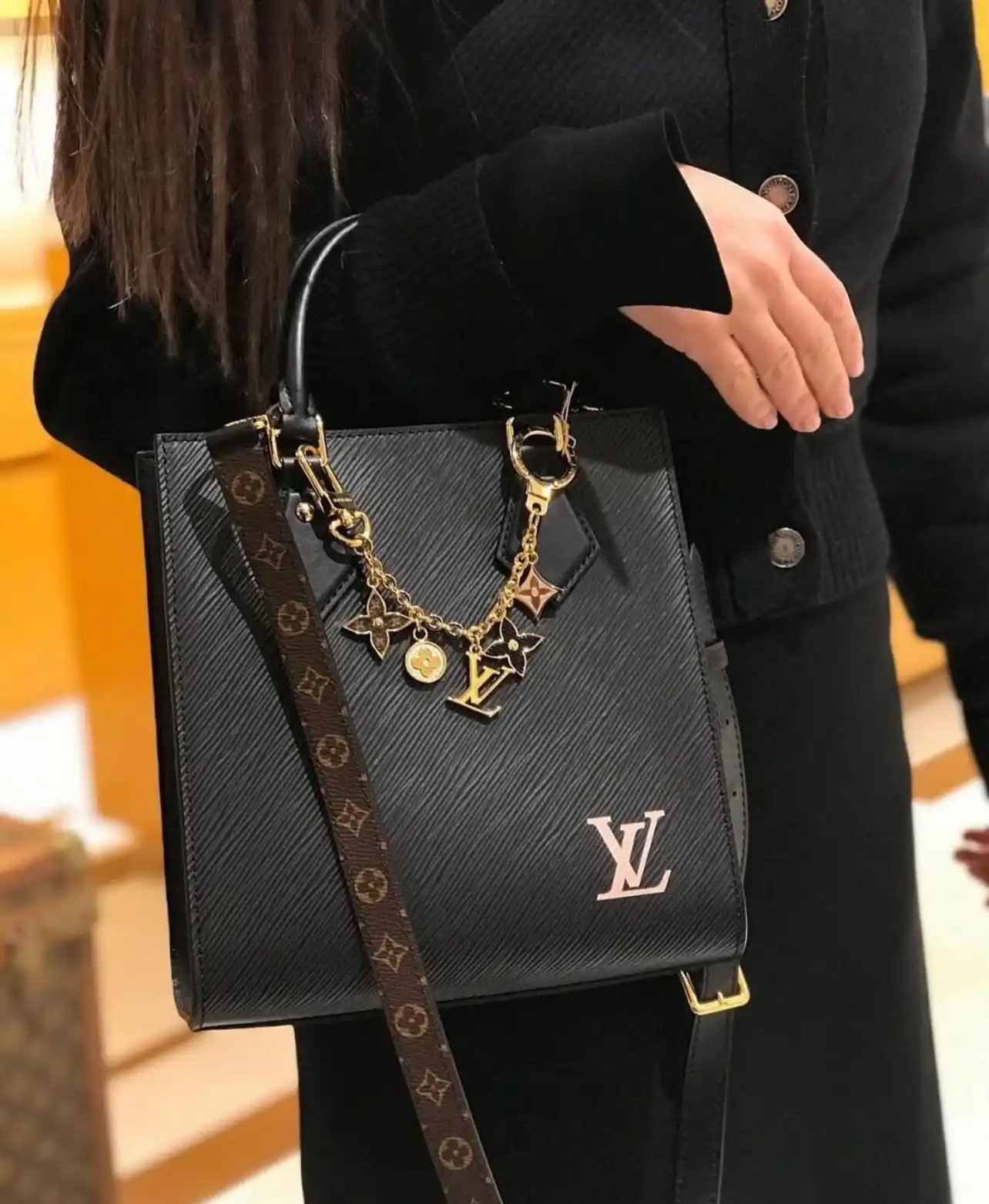 LUXURY SHOPPING post
