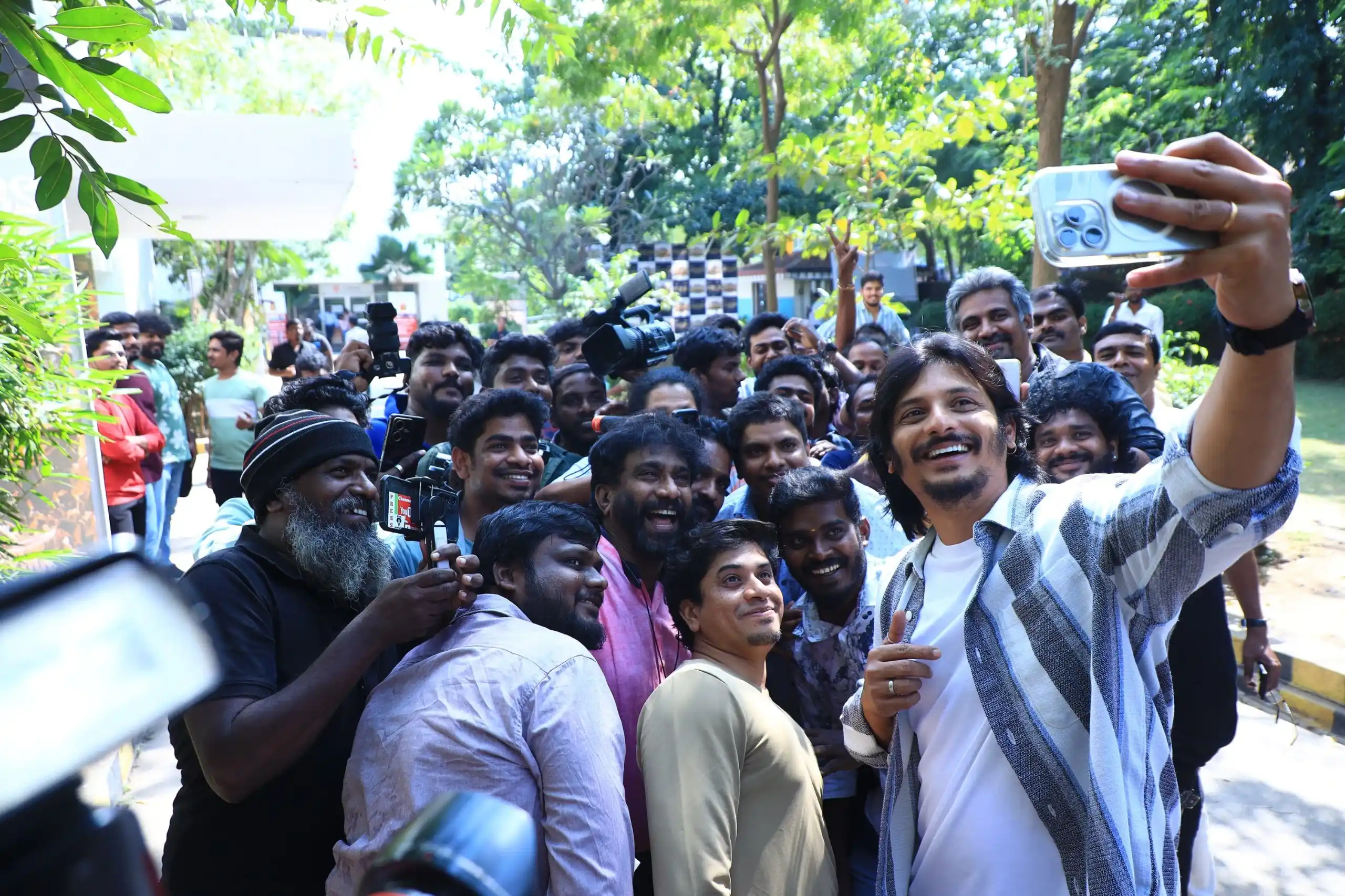 Image from Namma Trend - Tamil: Actor Jiiva with Fans 🤳🏻...
